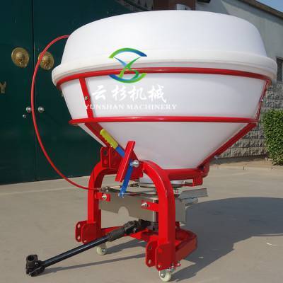云杉大容量撒肥机 现代农场的智慧施肥解决方案