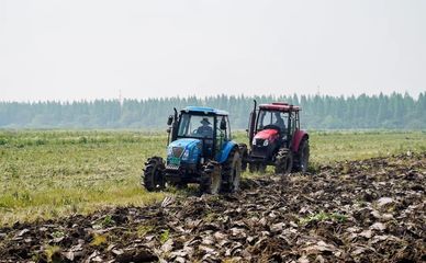 崇明 绷紧粮食安全“责任弦”，多措并举守好“米袋子”——施肥机械助力现代农业升级